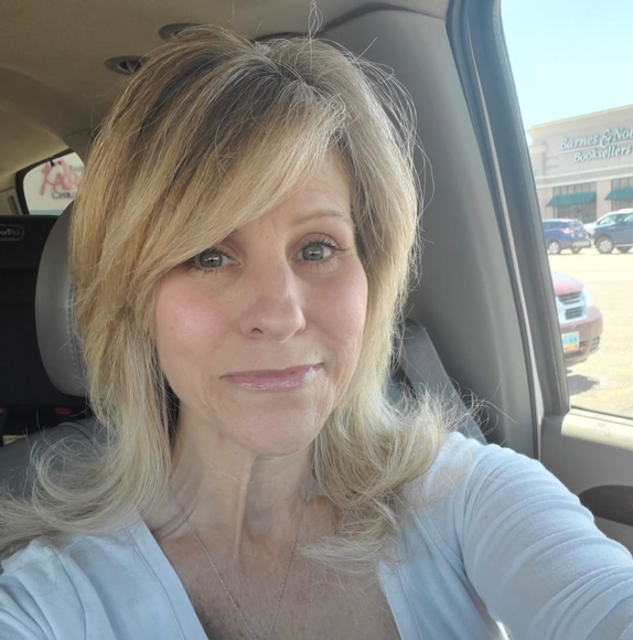 Meet your Posher, Kimberly - Picture 1 of 1